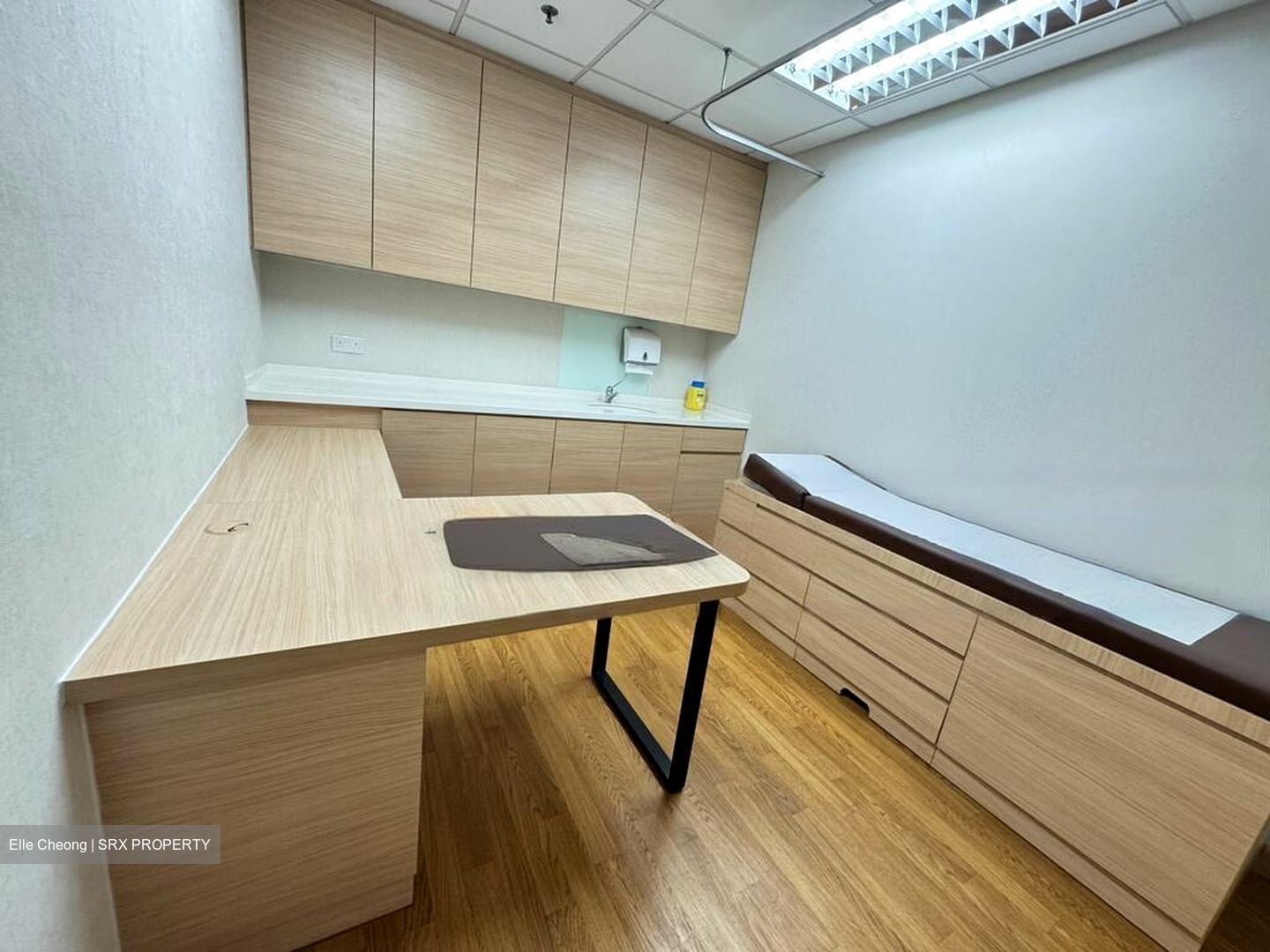 Gleneagles Hospital (D10), Retail #469265111